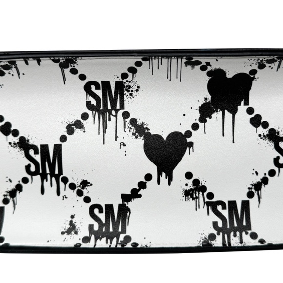 Steve Madden Evelyn Convertible Crossbody Bag - White/Black Hearts - Picture 3 of 3